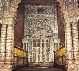 About Bankey Bihari Temple